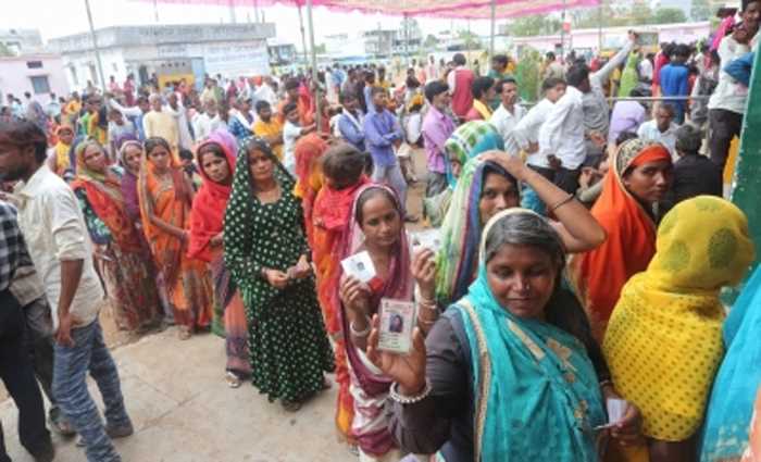 मध्यप्रदेश : पंचायत चुनाव गायकों से एसयूवी तक के लिए पैसे कमाने का मौका